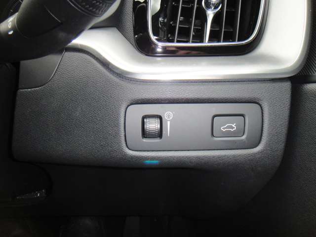 ボルボ ＸＣ６０ Ｄ４ ＡＷＤ モメンタム ディーゼルターボ ４ＷＤ H30年 (東北) 99