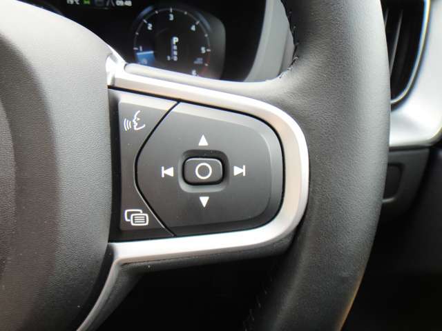 ボルボ ＸＣ６０ Ｄ４ ＡＷＤ モメンタム ディーゼルターボ ４ＷＤ H30年 (東北) 99