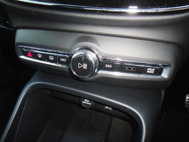 ボルボ ＸＣ４０ Ｔ４ ＡＷＤ Ｒデザイン ４ＷＤ R1年 (東北) 99