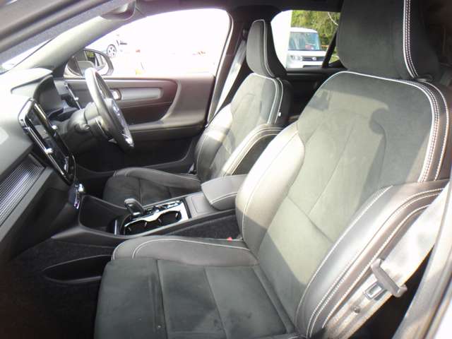 ボルボ ＸＣ４０ Ｔ４ ＡＷＤ Ｒデザイン ４ＷＤ R1年 (東北) 99