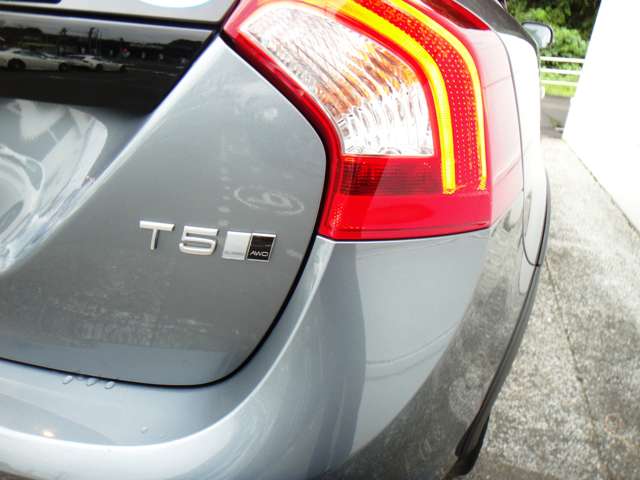 ボルボ Ｖ６０クロスカントリー Ｔ５ ＡＷＤ クラシック ４ＷＤ H30年 (東北) 99