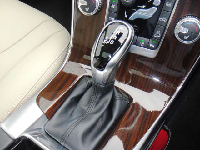 ボルボ Ｖ６０クロスカントリー Ｔ５ ＡＷＤ クラシック ４ＷＤ H30年 (東北) 99