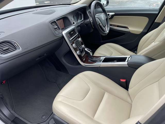 ボルボ Ｖ６０クロスカントリー Ｄ４ クラシック ディーゼルターボ H30年 (東北) 99