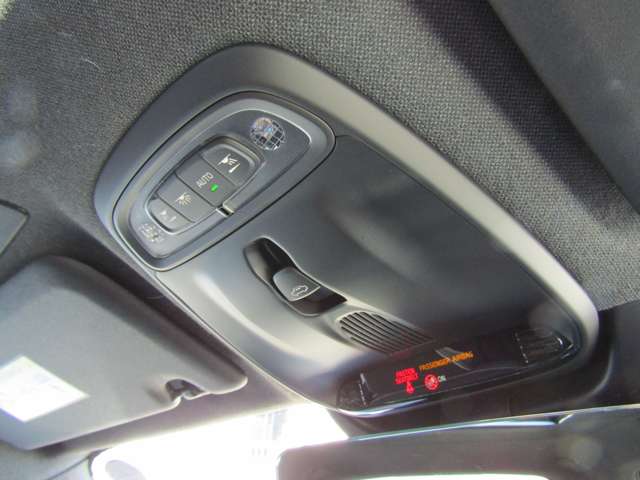 ボルボ ＸＣ４０ Ｂ４ ＡＷＤ Ｒデザイン ４ＷＤ R3年 (関東) 99