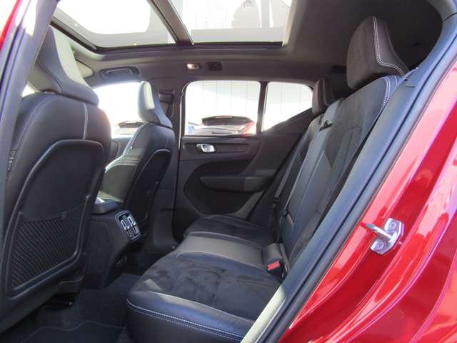 ボルボ ＸＣ４０ Ｂ４ ＡＷＤ Ｒデザイン ４ＷＤ R3年 (関東) 99