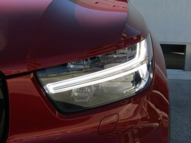 ボルボ ＸＣ４０ Ｂ４ ＡＷＤ Ｒデザイン ４ＷＤ R3年 (関東) 99