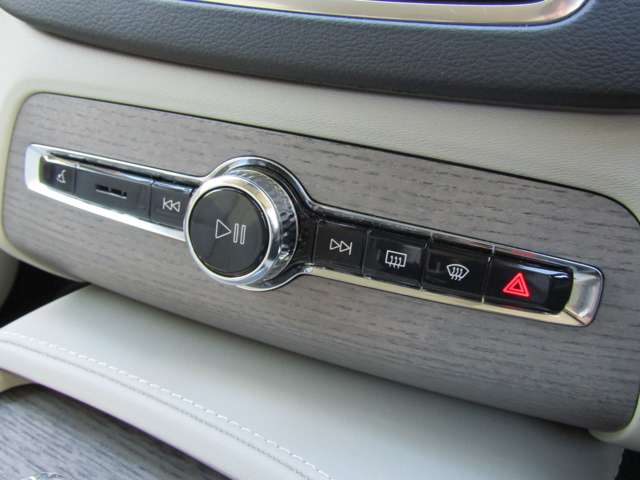 ボルボ ＸＣ９０ Ｂ６ ＡＷＤ インスクリプション ４ＷＤ R3年 (関東) 99