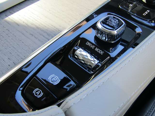 ボルボ ＸＣ９０ Ｂ６ ＡＷＤ インスクリプション ４ＷＤ R3年 (関東) 99