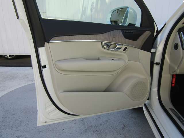 ボルボ ＸＣ９０ Ｂ６ ＡＷＤ インスクリプション ４ＷＤ R3年 (関東) 99