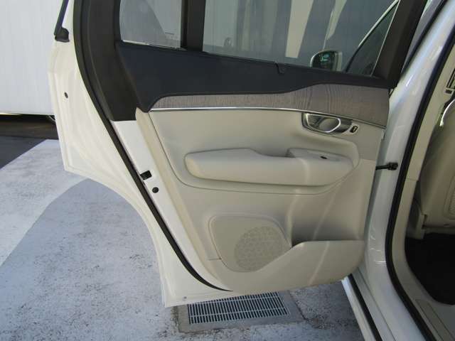 ボルボ ＸＣ９０ Ｂ６ ＡＷＤ インスクリプション ４ＷＤ R3年 (関東) 99