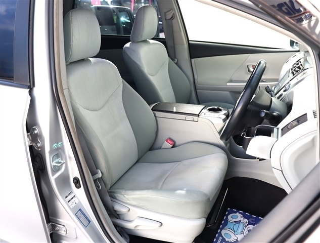 トヨタ プリウスΑ １．８ Ｇ ツーリングセレクション H25年 (関東) 99