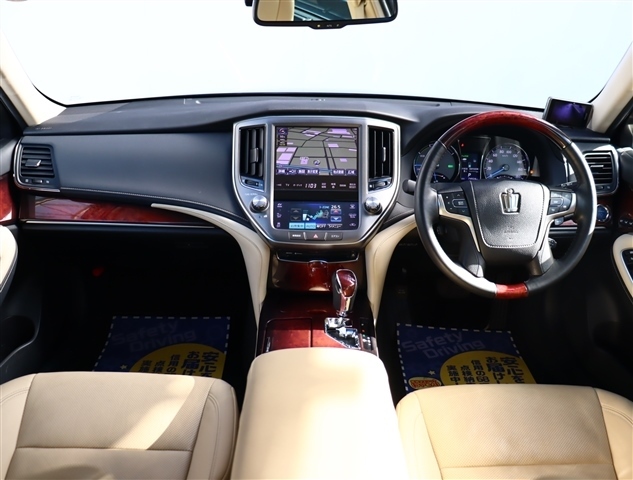 トヨタ クラウンマジェスタ　ハイブリッド ３．５ Ｆバージョン H25年 (関東) 99