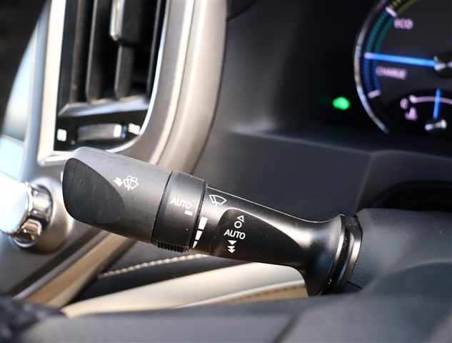 トヨタ クラウンマジェスタ　ハイブリッド ３．５ Ｆバージョン H25年 (関東) 99