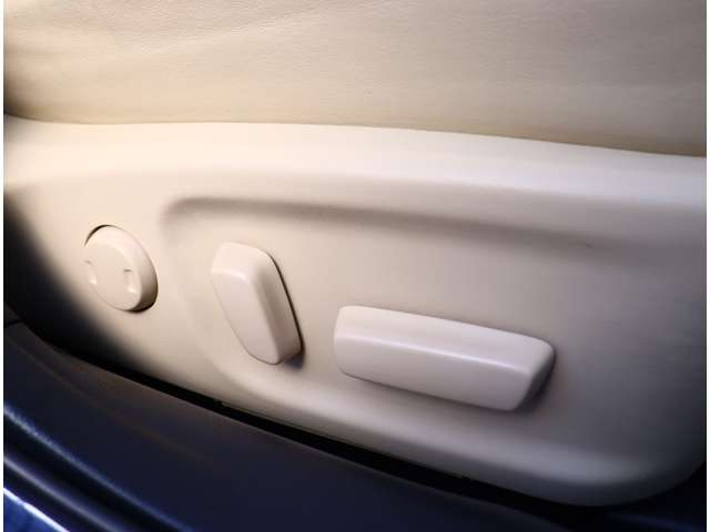 トヨタ クラウンマジェスタ　ハイブリッド ３．５ Ｆバージョン H25年 (関東) 99