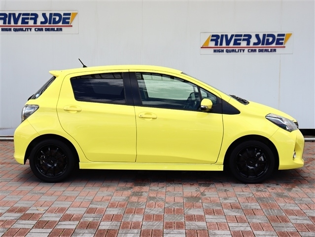 トヨタ ヴィッツ １．５ ＲＳ H27年 (関東) 99