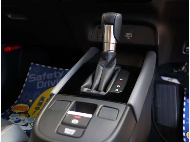 ホンダ フィット　ハイブリッド １．５ Ｅ：ＨＥＶ ＲＳ R5年 (関東) 99