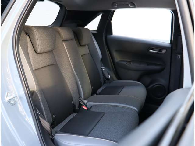 ホンダ フィット　ハイブリッド １．５ Ｅ：ＨＥＶ ＲＳ R5年 (関東) 99