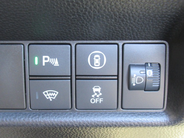 ホンダ フィット　ハイブリッド １．５ Ｅ：ＨＥＶ ネス R2年 (関東) 99