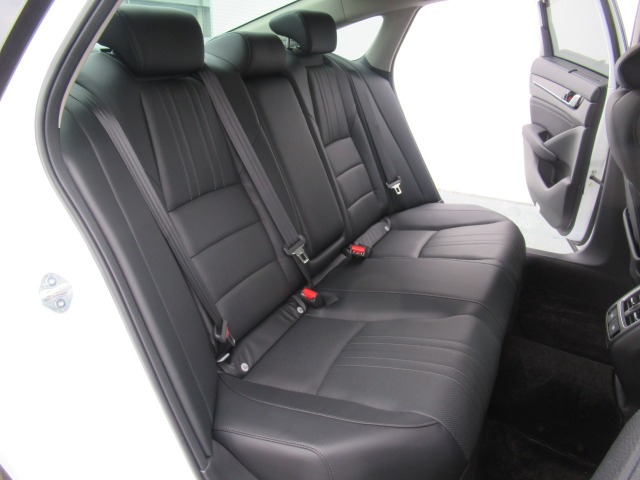 ホンダ アコード　ハイブリッド ２．０ ＥＸ R4年 (関東) 99