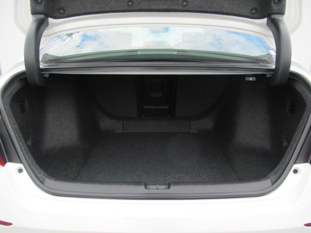 ホンダ アコード　ハイブリッド ２．０ ＥＸ R4年 (関東) 99