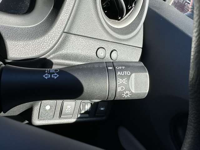 日産 ノート １．２ Ｅ－ＰＯＷＥＲ Ｘ R1年 (東海) 99