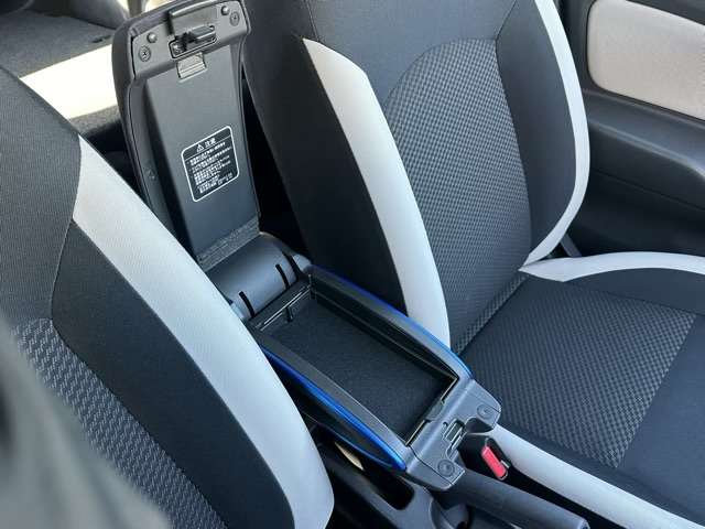 日産 ノート １．２ Ｅ－ＰＯＷＥＲ Ｘ R1年 (東海) 99