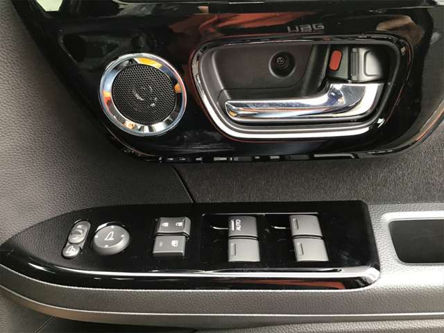 ホンダ Ｎ　ＢＯＸ カスタム ６６０ Ｌ ターボ R5年 (近畿) 99