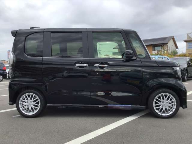 ホンダ Ｎ　ＢＯＸ カスタム ６６０ Ｌ ターボ R5年 (近畿) 99