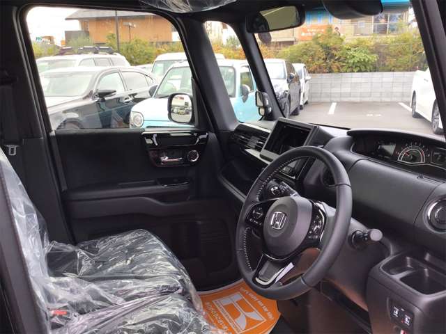 ホンダ Ｎ　ＢＯＸ カスタム ６６０ Ｌ ターボ R5年 (近畿) 99