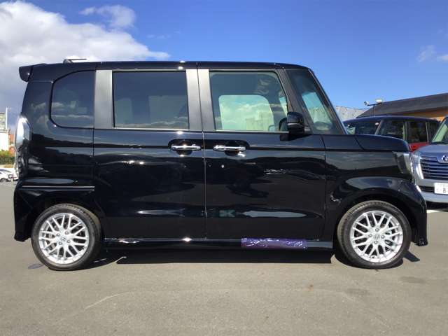 ホンダ Ｎ　ＢＯＸ カスタム ６６０ Ｌ ターボ R5年 (近畿) 99