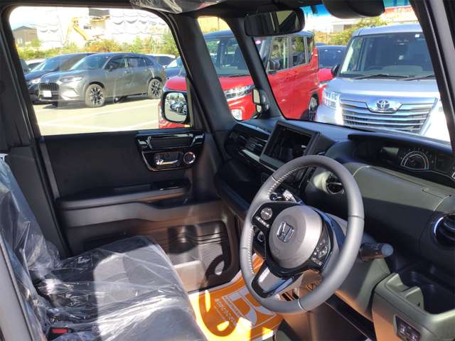 ホンダ Ｎ　ＢＯＸ カスタム ６６０ Ｌ ターボ R5年 (近畿) 99