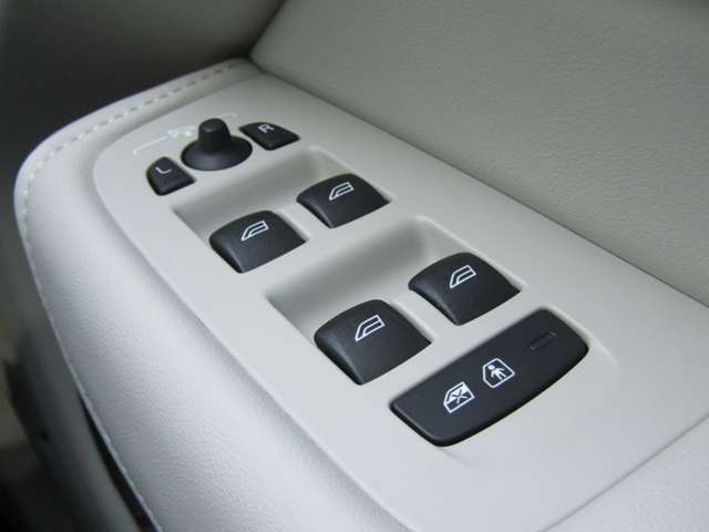 ボルボ ＸＣ６０ アルティメット Ｂ５ ＡＷＤ ４ＷＤ R5年 (関東) 99