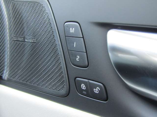 ボルボ ＸＣ６０ アルティメット Ｂ５ ＡＷＤ ４ＷＤ R5年 (関東) 99