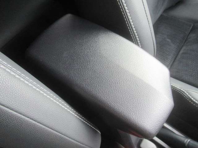 トヨタ カローラフィールダー １．５Ｇ　エアロツアラー　Ｗ×Ｂ H26年 (関東) 99