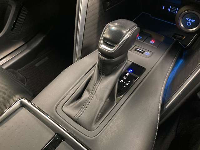 トヨタ ハリアー　ハイブリッド ２．５ ハイブリッド Ｅ－ＦＯＵＲ Ｚ レザーパッケージ ４ＷＤ R2年 (北海道) 99