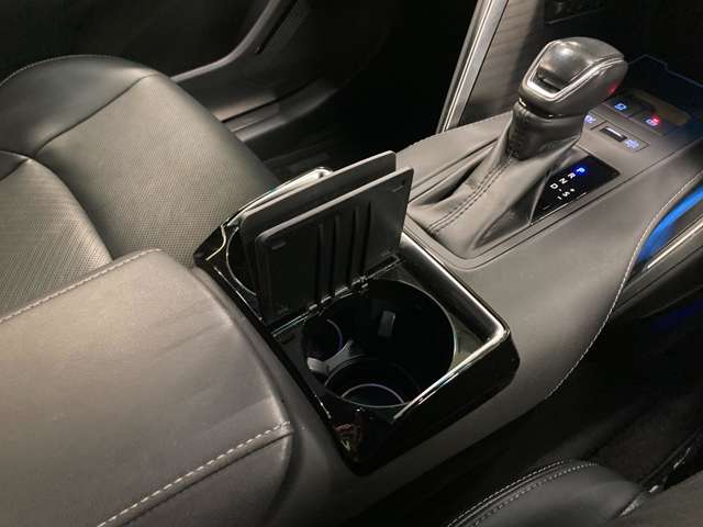 トヨタ ハリアー　ハイブリッド ２．５ ハイブリッド Ｅ－ＦＯＵＲ Ｚ レザーパッケージ ４ＷＤ R2年 (北海道) 99