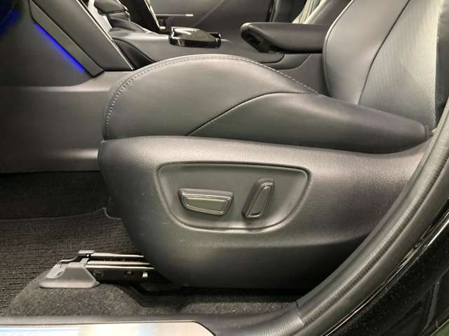 トヨタ ハリアー　ハイブリッド ２．５ ハイブリッド Ｅ－ＦＯＵＲ Ｚ レザーパッケージ ４ＷＤ R2年 (北海道) 99