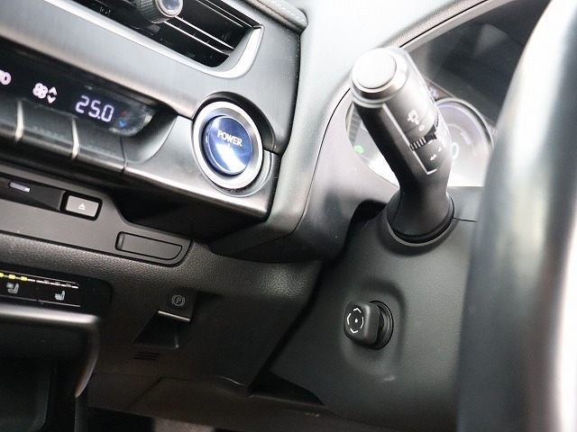 レクサス ＵＸ２５０ｈ ２５０Ｈ バージョンＬ ４ＷＤ R2年 (関東) 99