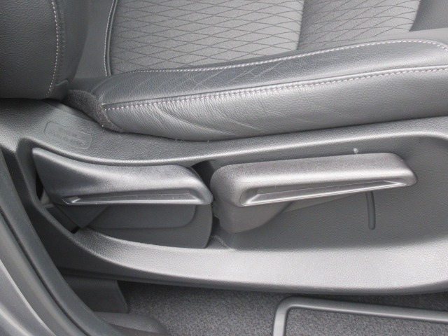 ホンダ フィット　ハイブリッド １．５ Ｅ：ＨＥＶ リュクス ４ＷＤ R2年 (関東) 99