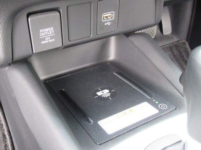 ホンダ フィット　ハイブリッド １．５ Ｅ：ＨＥＶ リュクス ４ＷＤ R2年 (関東) 99