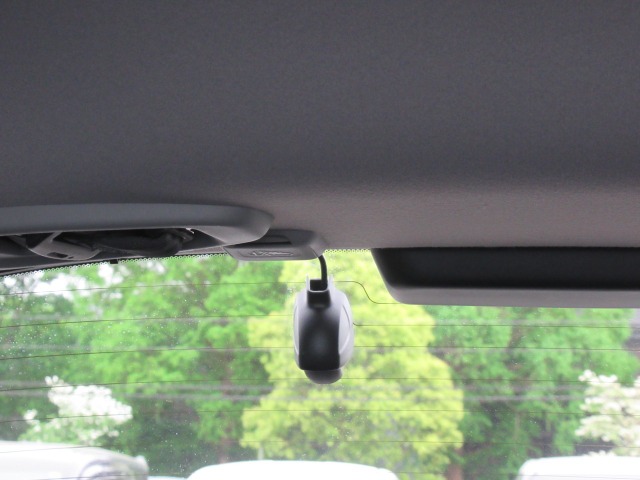 ホンダ フィット　ハイブリッド １．５ Ｅ：ＨＥＶ リュクス ４ＷＤ R2年 (関東) 99