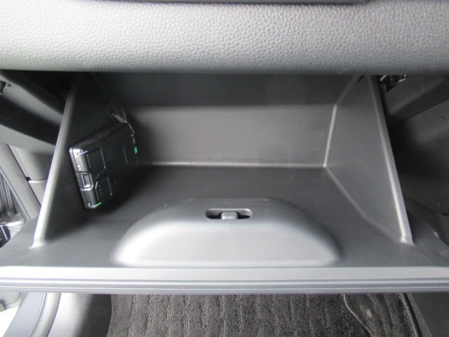 ホンダ フィット　ハイブリッド １．５ Ｅ：ＨＥＶ リュクス ４ＷＤ R2年 (関東) 99