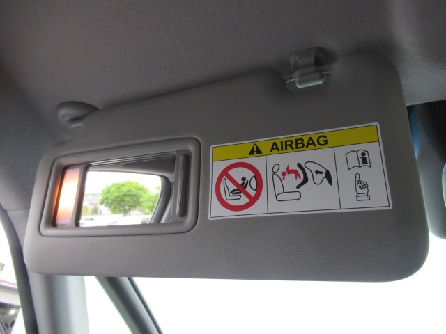 ホンダ フィット　ハイブリッド １．５ Ｅ：ＨＥＶ リュクス ４ＷＤ R2年 (関東) 99