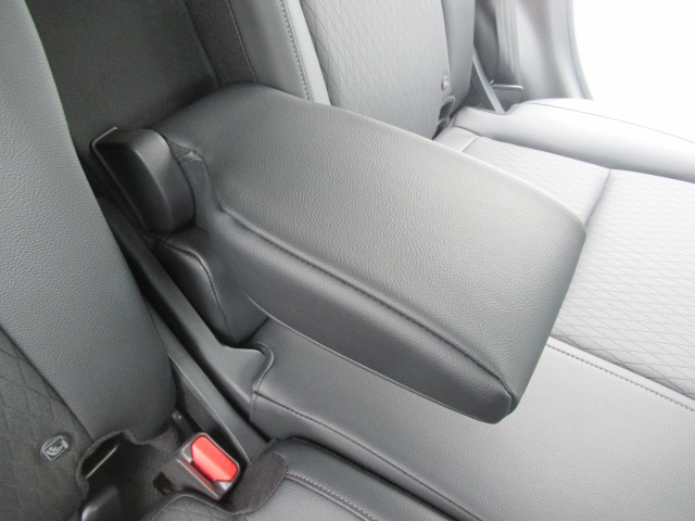 ホンダ フィット　ハイブリッド １．５ Ｅ：ＨＥＶ リュクス ４ＷＤ R2年 (関東) 99