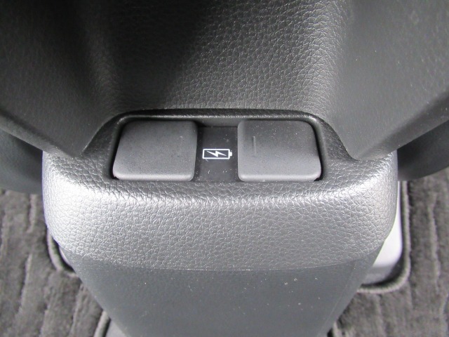 ホンダ フィット　ハイブリッド １．５ Ｅ：ＨＥＶ リュクス ４ＷＤ R2年 (関東) 99