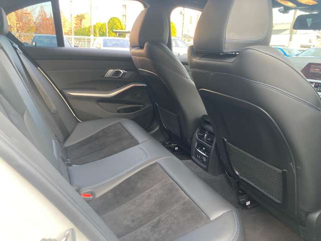 ＢＭＷ ３シリーズ ３２０Ｄ Ｘドライブ Ｍスポーツ ディーゼルターボ ４ＷＤ R1年 (近畿) 99