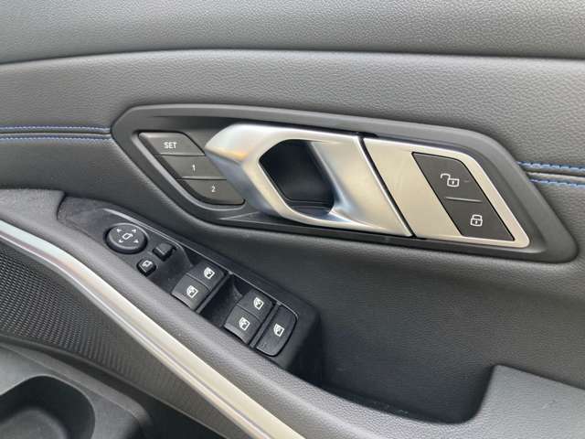 ＢＭＷ ３シリーズ ３２０Ｄ Ｘドライブ Ｍスポーツ ディーゼルターボ ４ＷＤ R1年 (近畿) 99