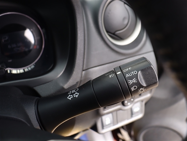 日産 ノート １．２ Ｘ ＤＩＧ－Ｓ エアロスタイル H27年 (関東) 99