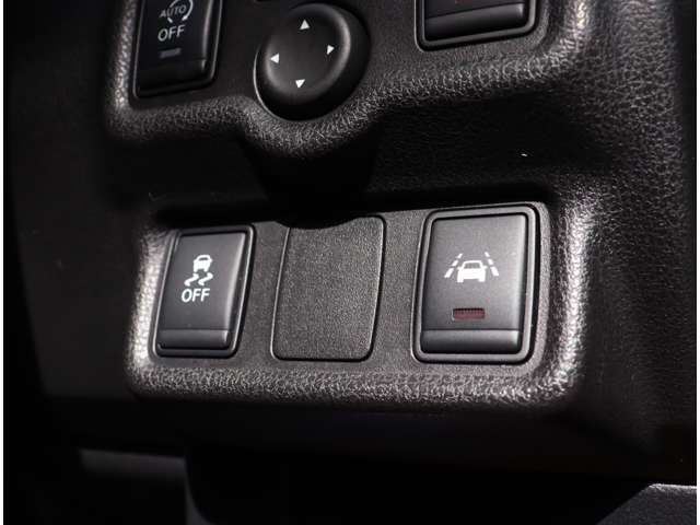 日産 ノート １．２ Ｘ ＤＩＧ－Ｓ エアロスタイル H27年 (関東) 99