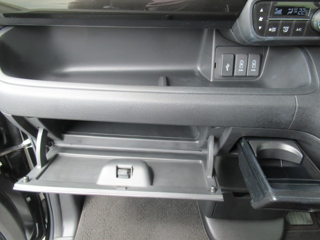 ホンダ Ｎ　ＢＯＸ カスタム ６６０ Ｇ Ｌ ホンダセンシング R2年 (関東) 99